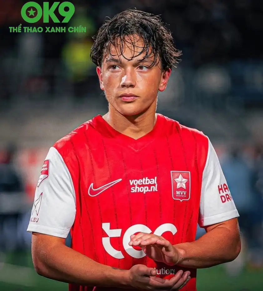 Lenn-Minh Tran đã có được bản hợp đồng chuyên nghiệp đầu tiên trong sự nghiệp (Ảnh: CLB) Lenn-Minh Tran đã có được bản hợp đồng chuyên nghiệp đầu tiên trong sự nghiệp (Ảnh: CLB)